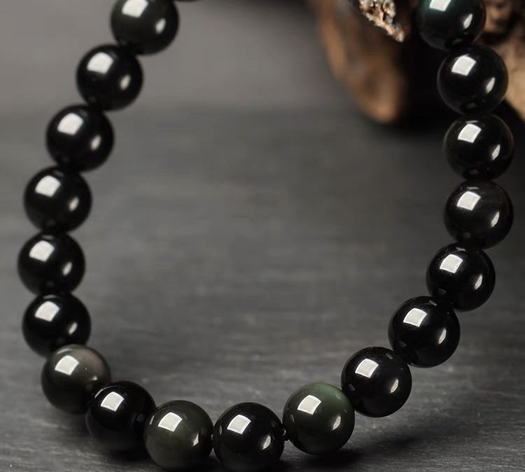 Obsidian bracelet, material, implication, who is suitable for wearing it?